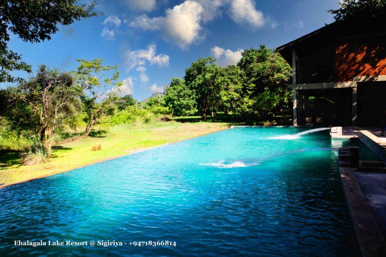 Ehalagala Lake Resort Сигирия Экстерьер фото