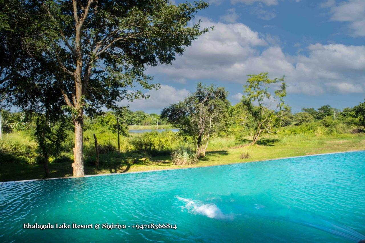 Ehalagala Lake Resort Сигирия Экстерьер фото