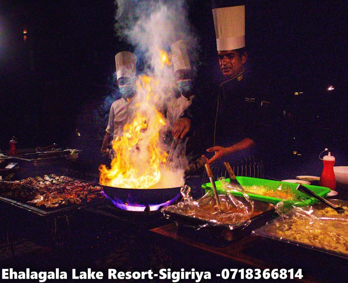 Ehalagala Lake Resort Сигирия Экстерьер фото