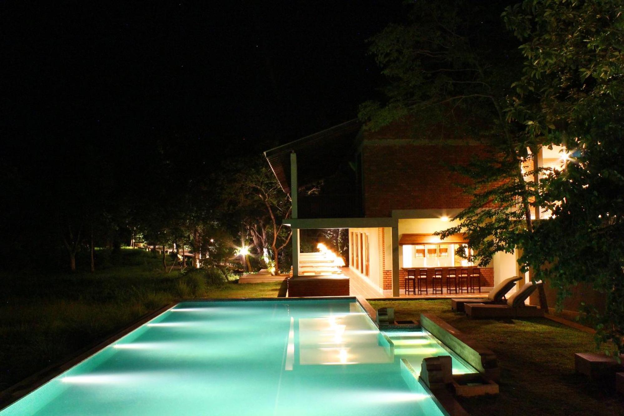 Ehalagala Lake Resort Сигирия Экстерьер фото